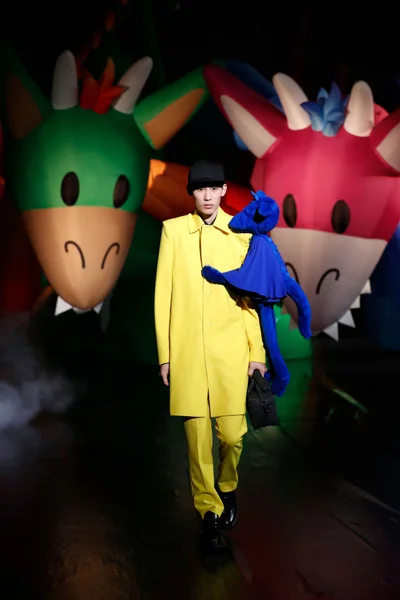 Look 7